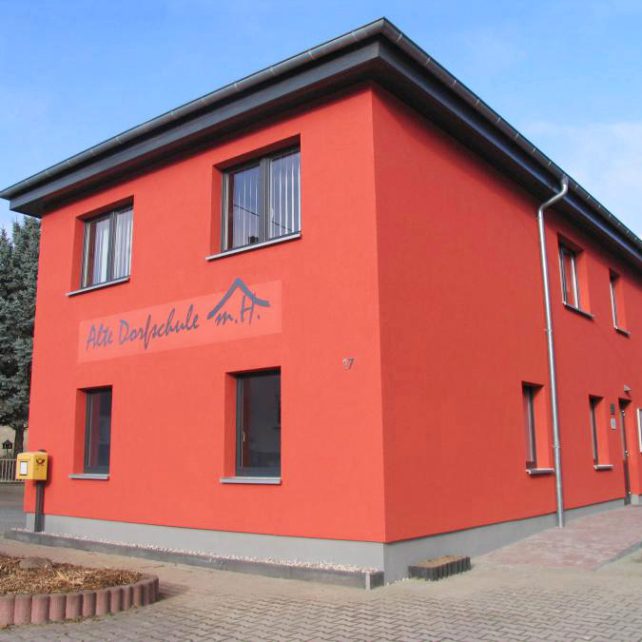 Multiples Haus Alte Dorfschule